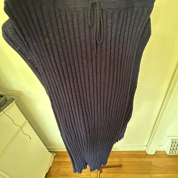 Navy Blue Ribbed Knit Set - Picture 5 of 6